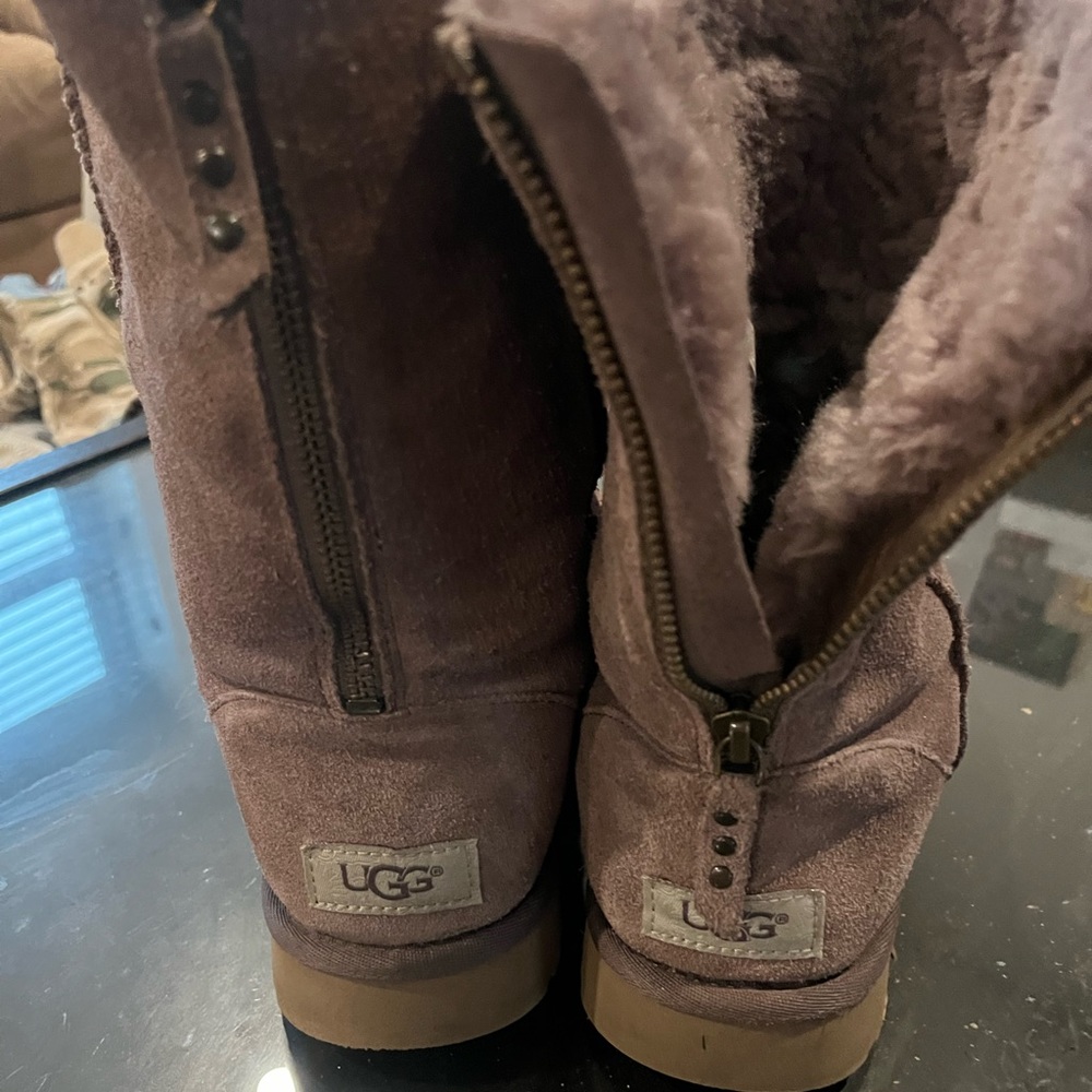 Uggs - image 3